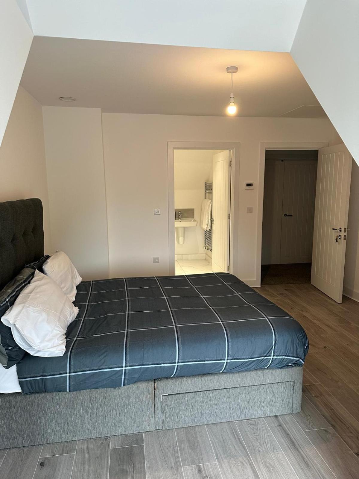 Lush King Ensuite In A Shared Home Manchester Exterior photo